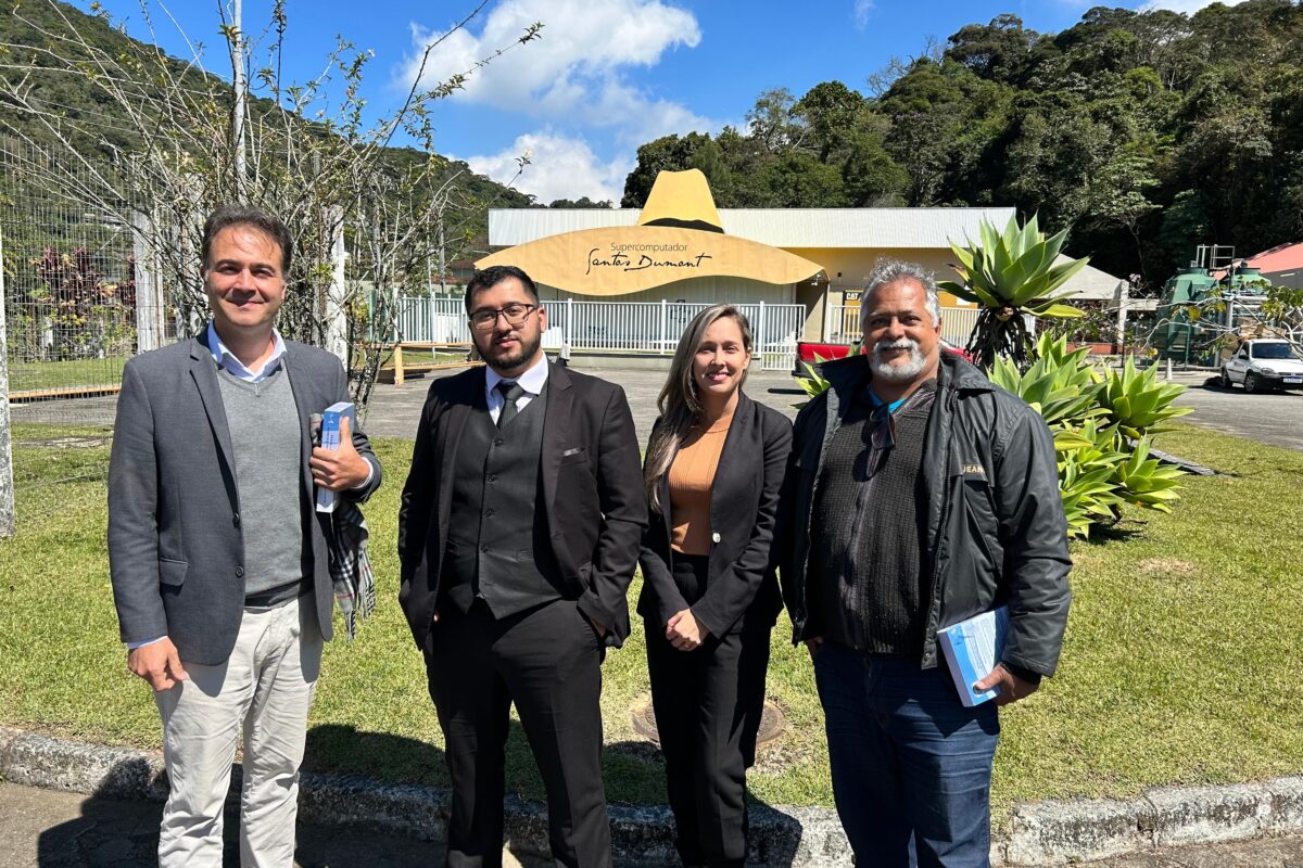 Pesquisadores da UCP participam do Colóquio Políticas Estruturantes para o Brasil no século XXI, no LNCC