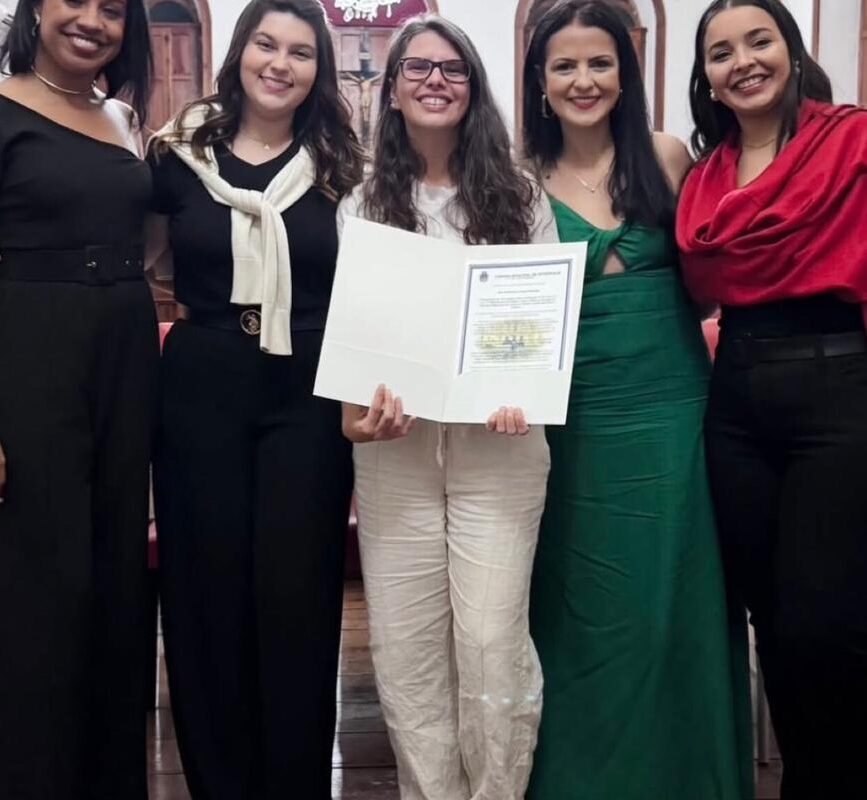 Pesquisadoras de Direito da UCP recebem moção congratulatória da Câmara