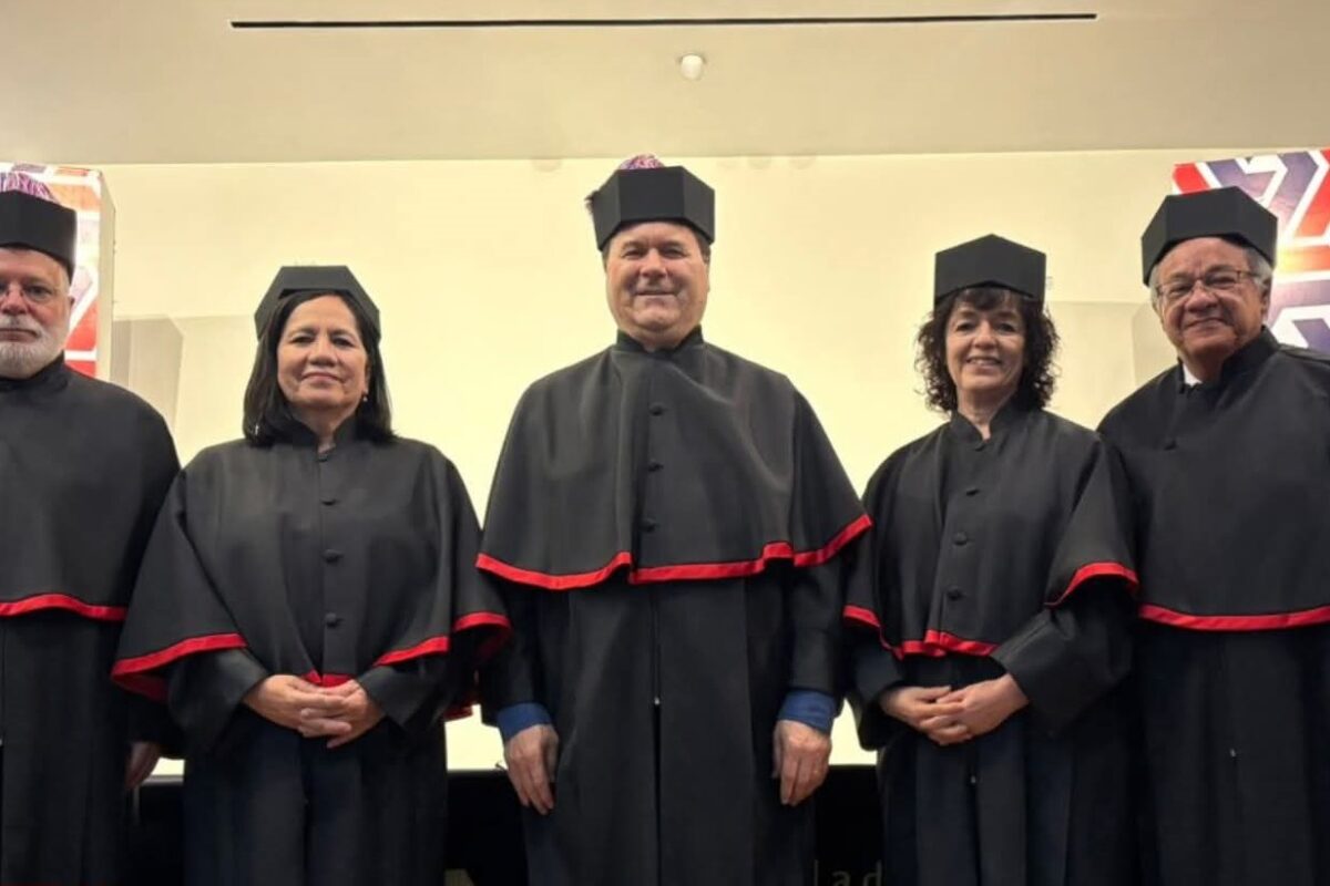 Professor do PPGE da UCP ministra aula magna e conferência na Universidad La Salle, no México