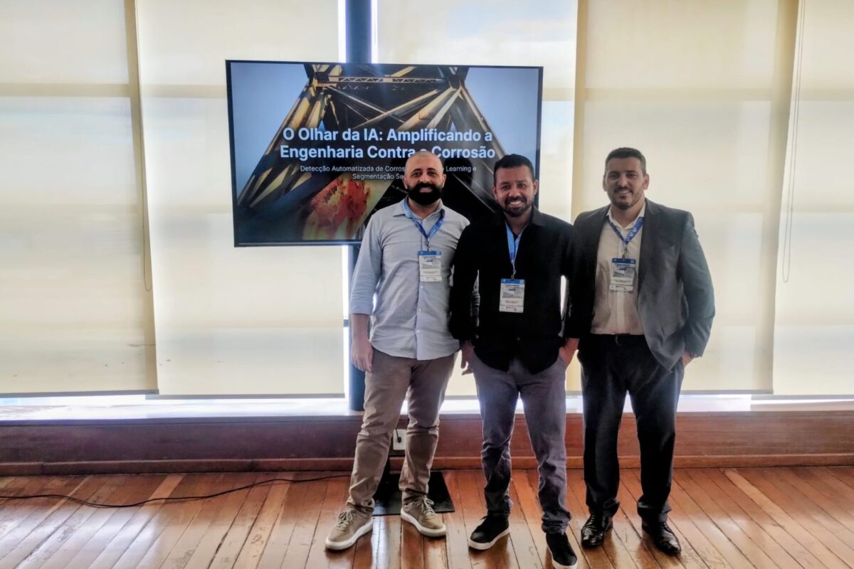 Engenheiros da UCP apresentam pesquisa sobre uso da IA na construção civil em evento no RJ